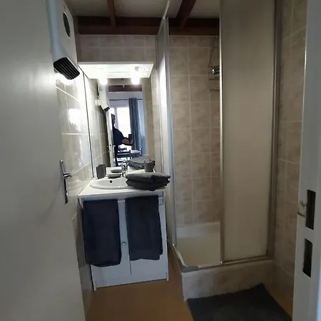 88 2-4 Personnes 500 M Classe 2 Etoiles Apartment *